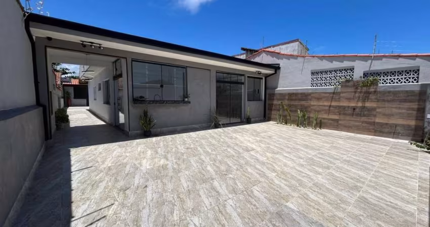 Casa para Venda em Itanhaém, Satelite, 3 dormitórios, 2 suítes, 1 banheiro, 4 vagas
