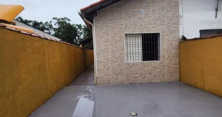 Casa à venda em Mongaguá, Mar e Sol, com 2 quartos, com 61.25 m²