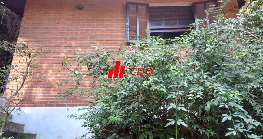 Embu das Artes casa a venda em condomínio, com 3 dormitórios sendo 1 suíte,3 salas 2 vagas, área construída 158m,terreno de 1.638m