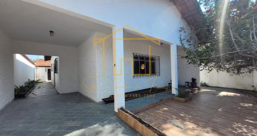 Casa para Venda em Itanhaém, Jardim Grandesp, 3 dormitórios, 1 suíte, 2 banheiros, 3 vagas