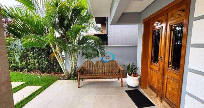 Linda Casa Diferenciada Condomínio Parque Taua, Londrina PR.