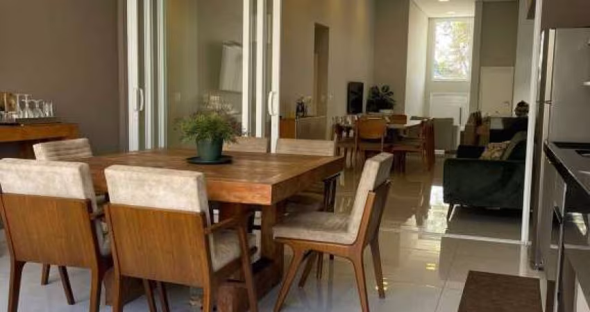 RESERVA DA SERRA - TÉRREA - 3 SUÍTES - AT 550m² - AC 262m² - 4 VAGAS