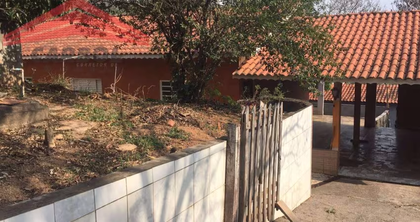BAIRRO DA ROSEIRA - 3 DORMS. - AT 718m² - AC 266m² - PERMUTA