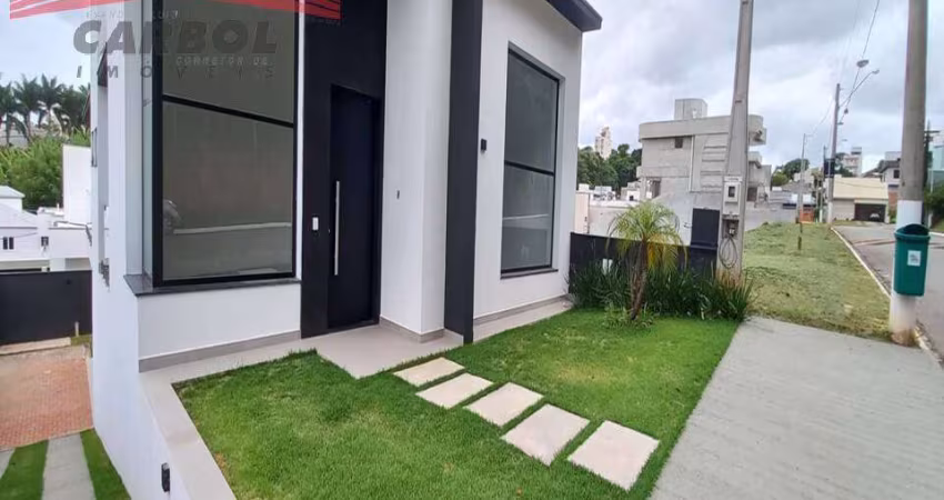 COND. VILLA VERDE - 3 SUÍTES - 4 VAGAS - AT 300m² - AC 208m²