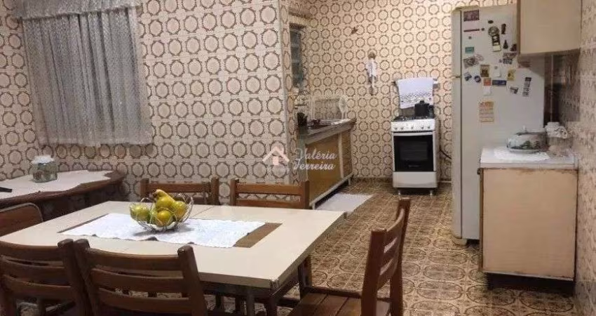 Sobrando a Venda no Bairro Campestre com 3 Dormitórios e 3 Vagas