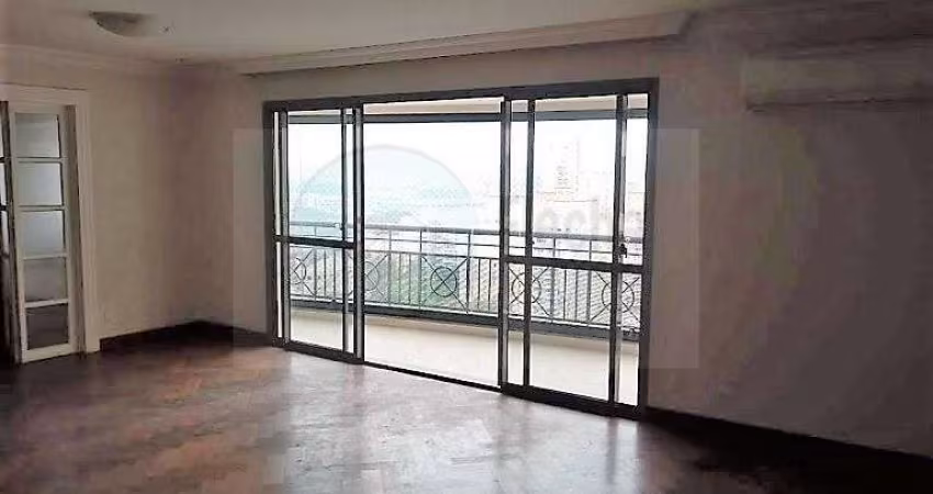 Apartamento em bom estado, 170,25 M² - 2 dormitórios e 3 vagas.