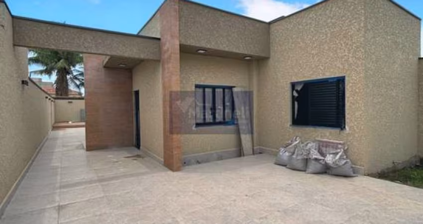 Imperdível! Casa à venda em Itanhaém-SP, Santa Terezinha: 2 quartos, 1 suíte, 1 sala, 2 banheiros, 2 vagas, 73,60m².