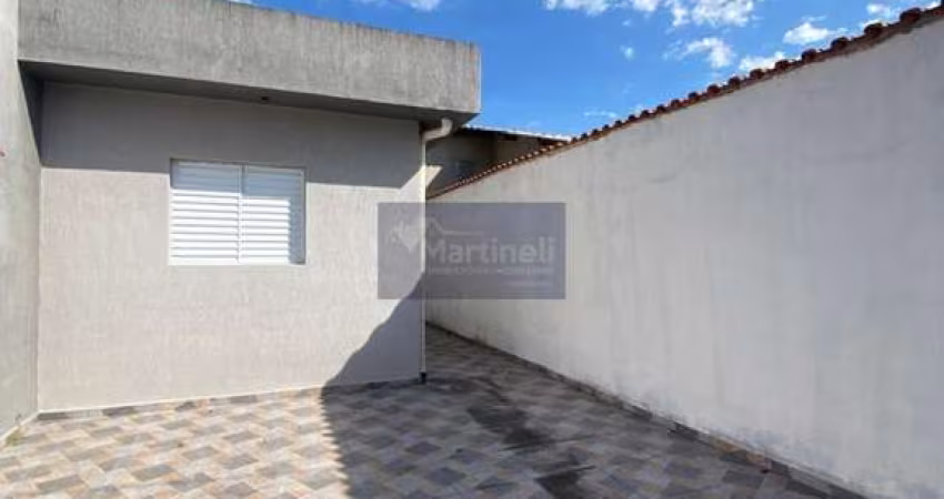 Imperdível oportunidade de compra: Casa à venda em Itanhaém-SP, bairro Nossa Senhora do Sion, com 2 quartos, 1 sala, 1 banheiro, 2 vagas de garagem, 125m² de área!