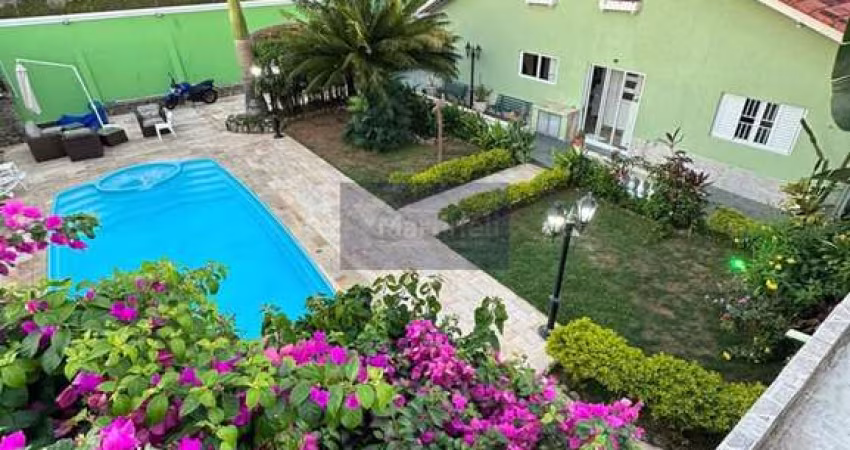 Imperdível oportunidade de adquirir uma casa de luxo em Suarão, Itanhaém-SP, com 4 quartos, 2 suítes, 2 salas, 3 banheiros, 6 vagas de garagem e 286m² de área!
