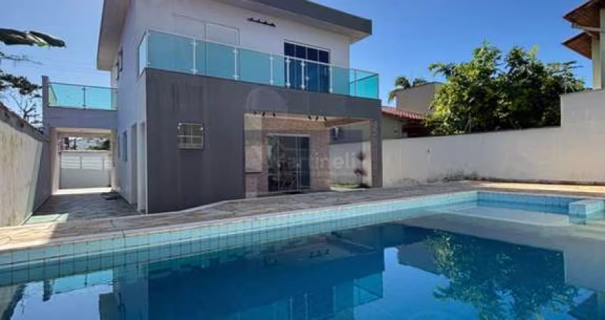 Imperdível casa à venda em Itanhaém-SP, Cibratel 1: 4 quartos, 1 suíte, 2 salas, 3 banheiros, 4 vagas, 110m²!