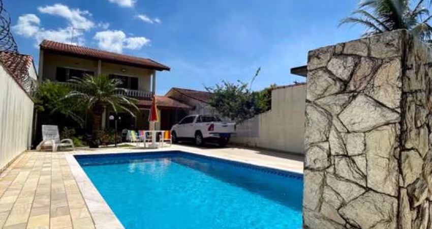 Imperdível! Casa à venda em Itanhaém-SP, bairro Grandesp: 2 quartos, 2 salas, 2 banheiros, 171m² de área.
