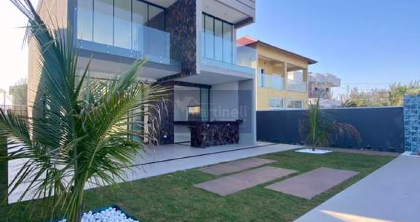 Casa em Condomínio de Luxo na Guacira, Itanhaém-SP! 4 Quartos, 4 Suítes, 3 Salas - Imperdível!