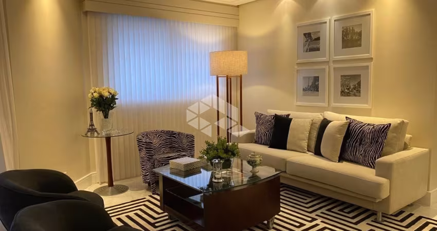 COBERTURA DUPLEX, alto padrão, com área de 277,00 m², com 3 dormitórios, sendo 1 suíte com sacada e vista mar no bairro Agronômica.