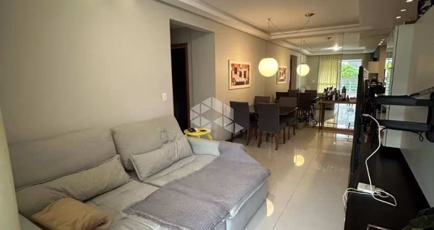 APARTAMENTO DE 2 QUARTOS COM 1 SUÍTE E 2 VAGAS EM FLORIANÓPOLIS JOÃO PAULO
