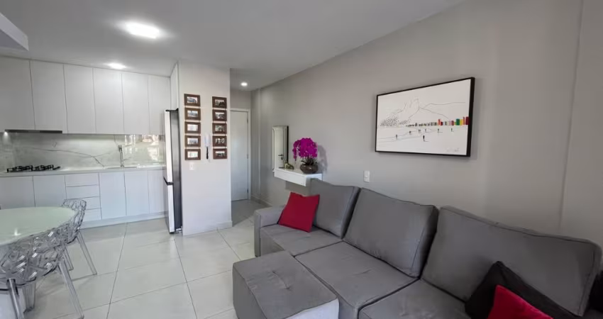 APARTAMENTO SEMIMOBILIADO COM VISTA PANORÂMICA NA AGRONÔMICA COM 3 QUARTOS SENDO 1 SUÍTE E 1 VAGA DE GARAGEM