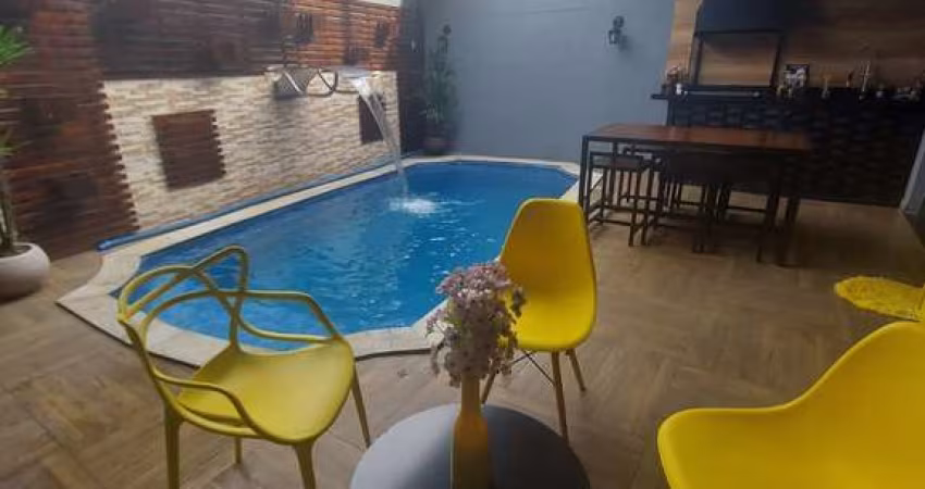 Casa para venda 3 dormitórios e piscina no Residencial Parque das Figueiras.