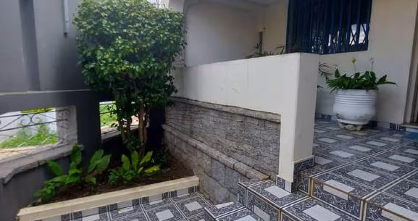 Casa comercial de esquina para venda no centro de Mogi das Cruzes.