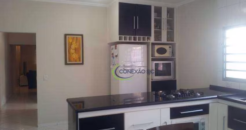 Lindo sobrado com 4 dormitórios e 1 suíte e 2 vagas cobertas
