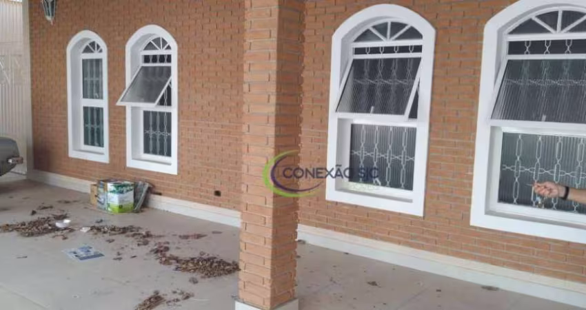 Casa com 3 dormitórios à venda, 200 m² por R$ 879.000,00 - Bosque dos Eucaliptos - São José dos Campos/SP