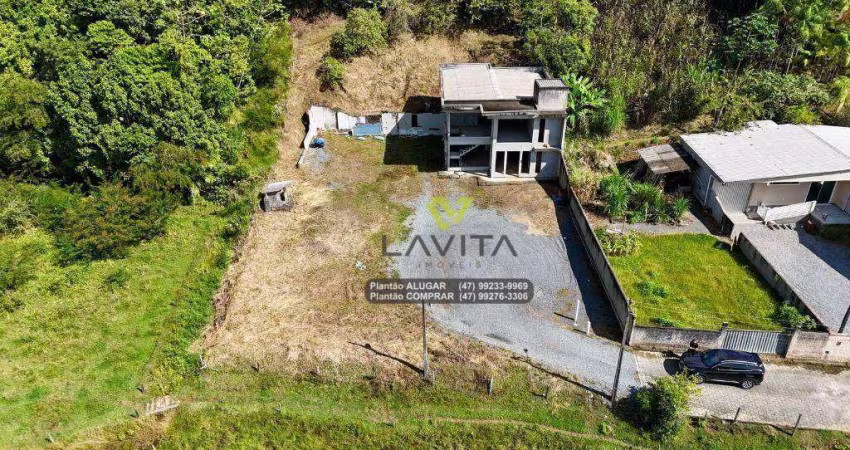 Terreno com 1.300m² mais Casa em Construção de 220m² a Venda no Bairro Belchior Central, Gaspar SC | La Vita Imóveis