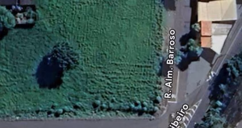 Lote a venda no centro de Assis SP