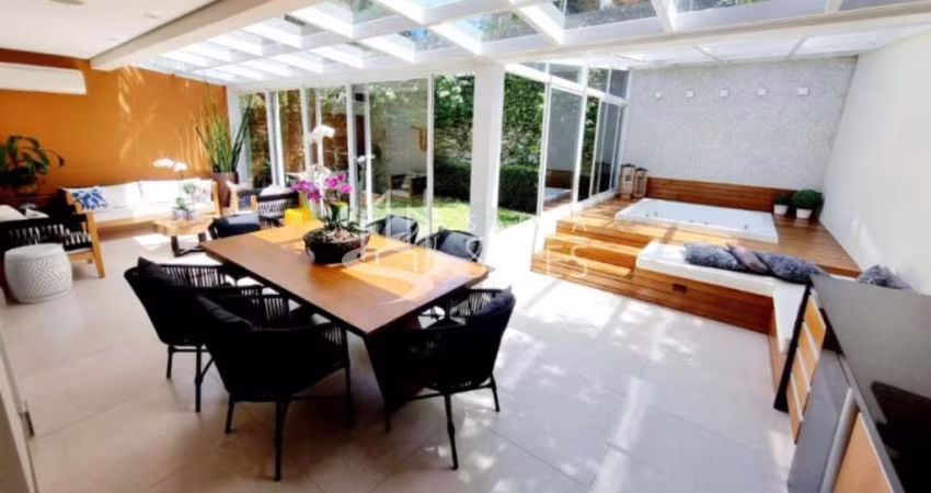 Imperdível! Casa à venda em São Paulo-SP, Chácara Monte Alegre. 3 quartos, 2 salas, 5 banheiros, 3 vagas, 338m².