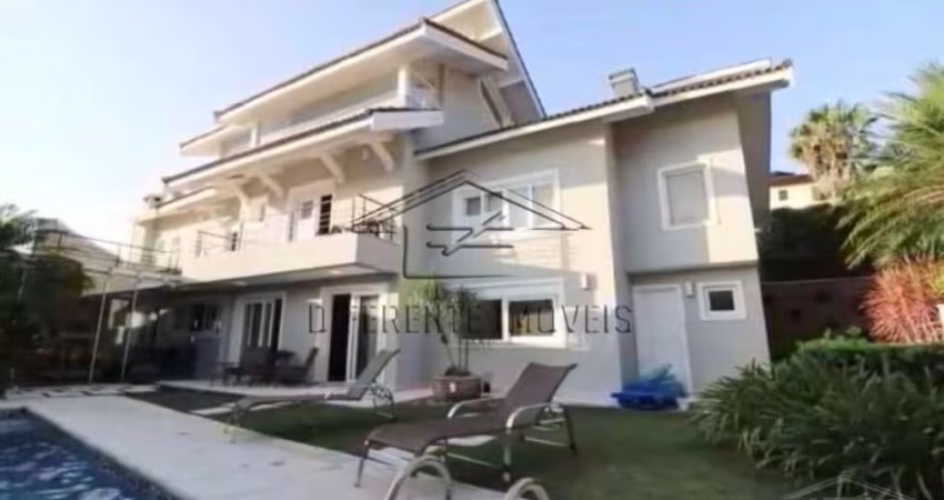 CASA EM CONDOMÍNIO - 600m² - 5 SUÍTES - 6 VAGAS - ATIBAIA