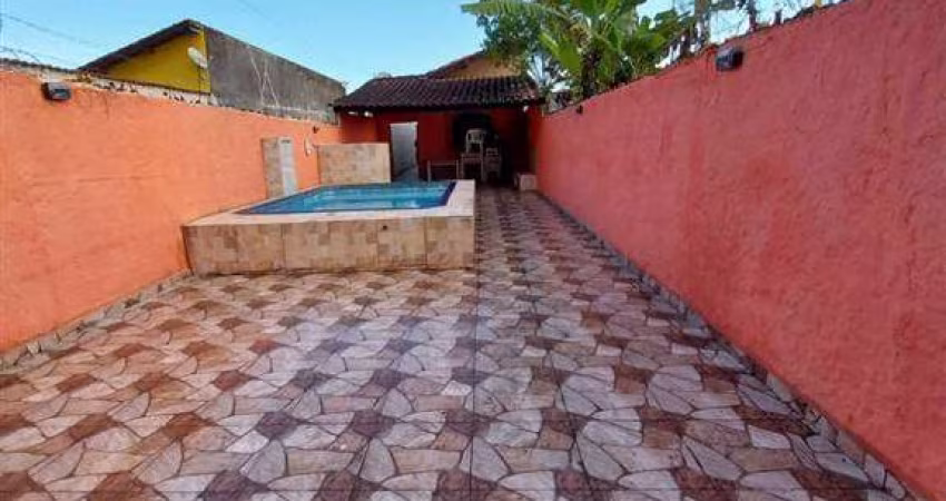 VENDO LINDA CASA COM PISCINA E CHURRASQUEIRA, 02 DORMITÓRIOS EM ITAÓCA - MONGAGUA