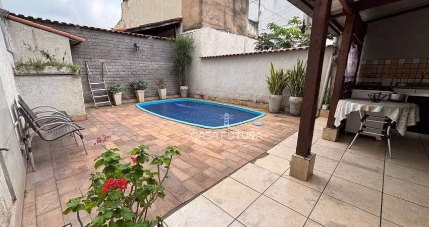 Casa com 5 dormitórios à venda, 210 m² por R$ 900.000 - Vila Mury - Volta Redonda/RJ