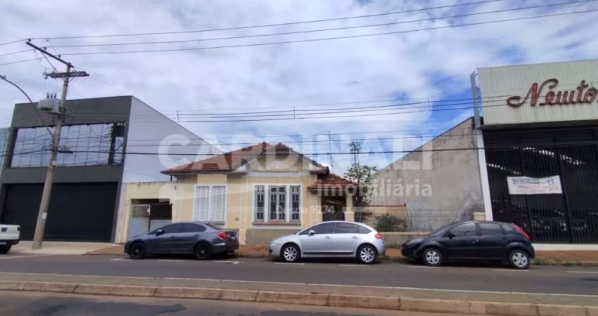 terreno com 600m² na Avenida São Carlos