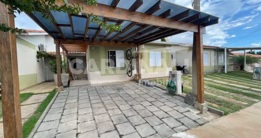 Linda casa em condomínio fechado e toda mobiliada