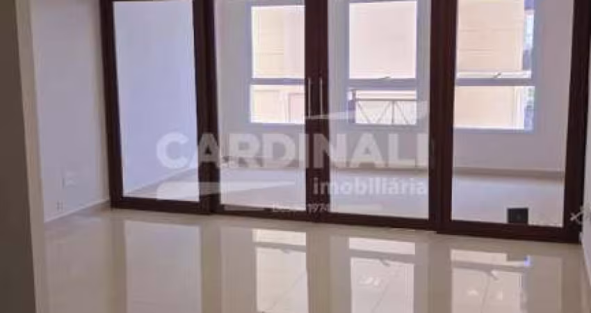 Comercial Sala / Salão com Condomínio em São Carlos