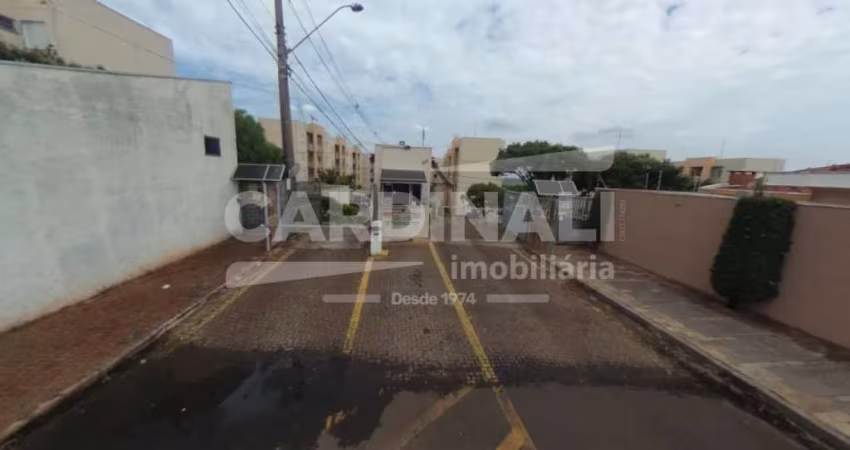 Apartamento localizado dentro do condomínio fácil acesso bem perto da portaria que atualmente e 24 horas no bairro Jardim das Torres.