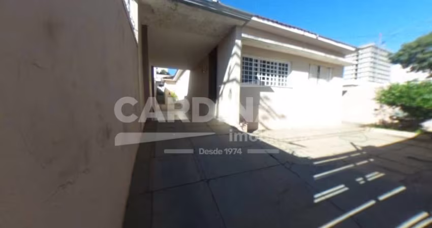 Linda e espaçosa casa em localização excelente