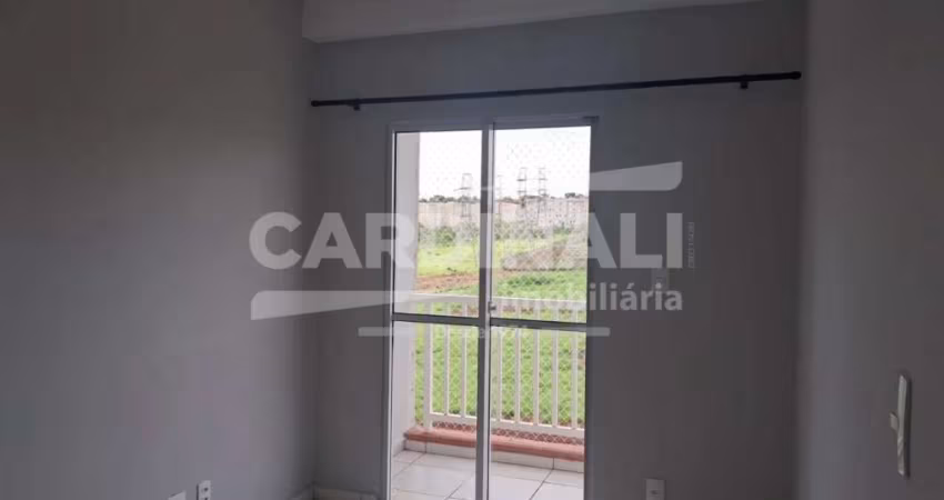 Apartamento com armários planejados, com ótima localização.
