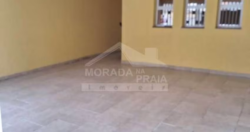 Sobrado 3 suítes GRANDES, sacada, churras, 100 mts mar. Confira na imobiliária em Praia Grande.