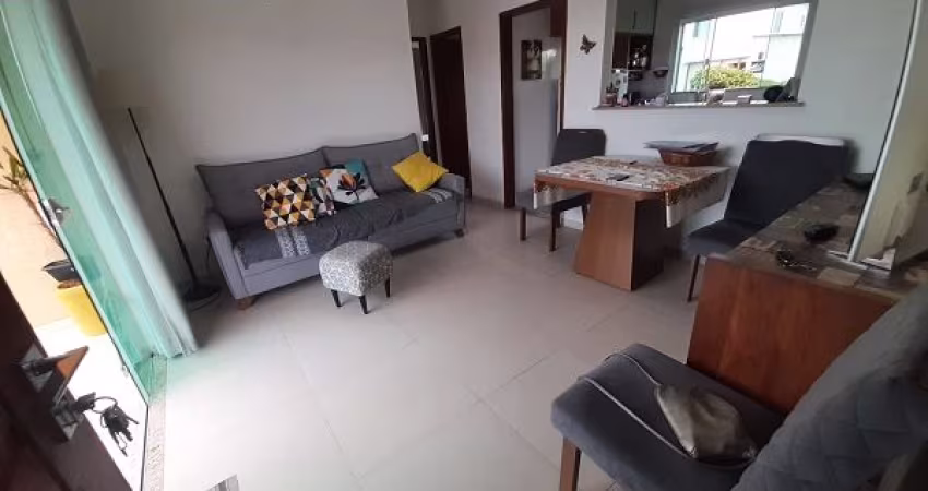 Linda cobertura com varanda gourmet, próxima à rodovia e praia