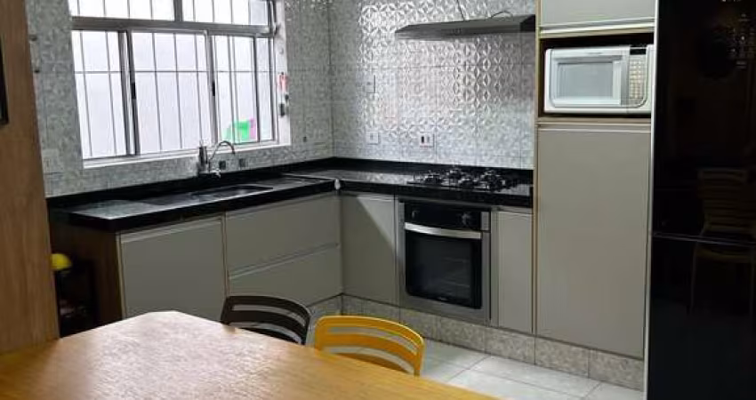 Casa Térrea à venda no bairro Mogilar em Mogi das Cruzes, com 3 dormitórios, sendo 1 suíte com closet