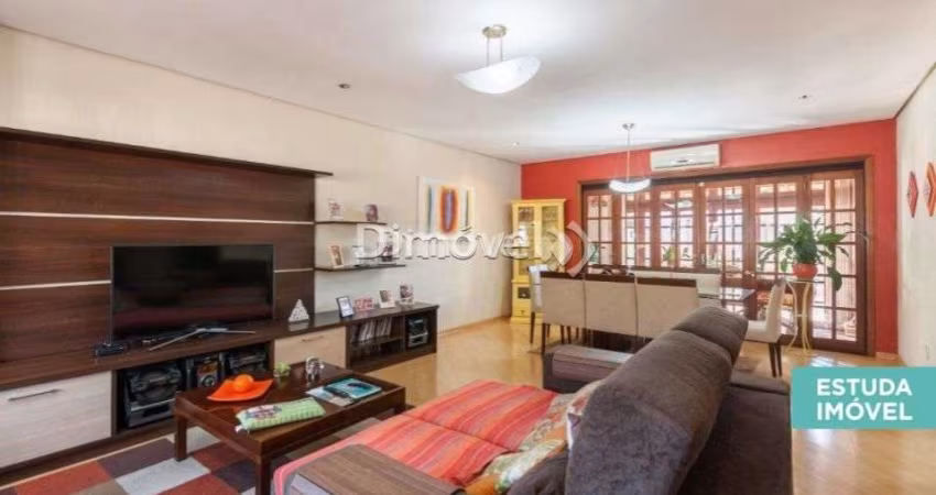 Casa com 3 quartos à venda na Rua Jacundá, 625, Guarujá, Porto Alegre