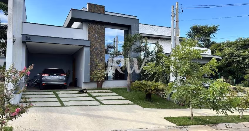CASA TÉRREA NO CONDOMÍNIO MANTOVA NA CIDADE DE INDAIATUBA SP  Área Terreno : 208 m2 Área Construída : 146 m2  3 dormitórios sendo 1 suíte com closet A