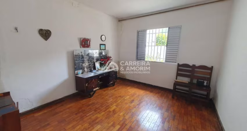 CASA A VENDA, 3 DORMITÓRIOS, SALA, COZINHA, BANHEIRO,  5 VAGAS, 252 METROS (5 MINUTOS) DA ESTAÇÃO METRÔ GIOVANI GRONCHI. JARDIM MONTE AZUL.