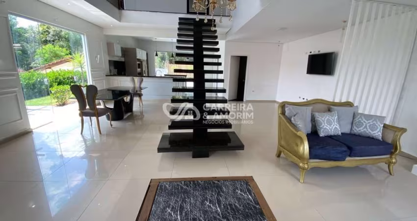 Casa em Condomínio Embu-Guaçu, 4 Quartos, 1 Suíte, 2 Salas, 3 Banheiros, 6 Vagas, 220m² de Área. Venha Conferir!