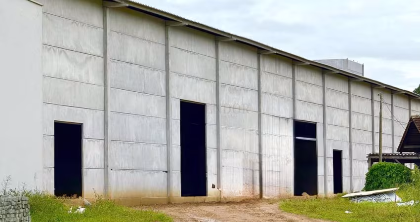 Galpão com 480 m2 disponível para locação em região industrial na cidade de Inda