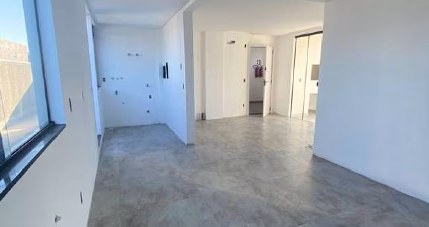 LOCAÇÃO - Amplo apartamento diferenciado novo com 03 suítes + 02 vagas