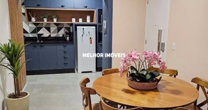 Apartamento á venda com 2 dormitórios á venda no centro de Balneário Camboriú.