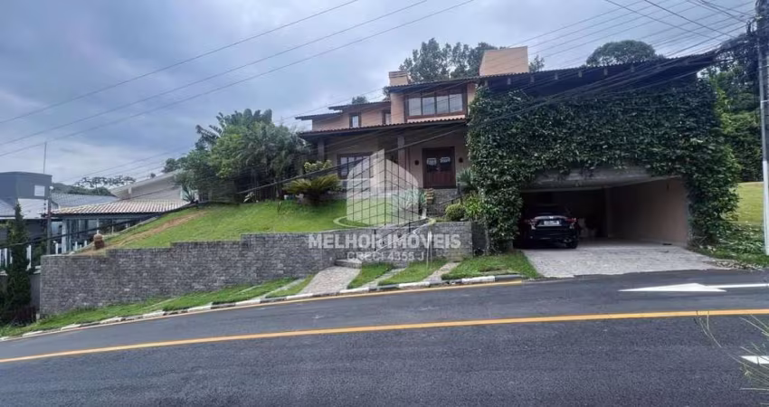 Casa a venda no Condomínio Ariribá com 600m² em Balneário Camboriú