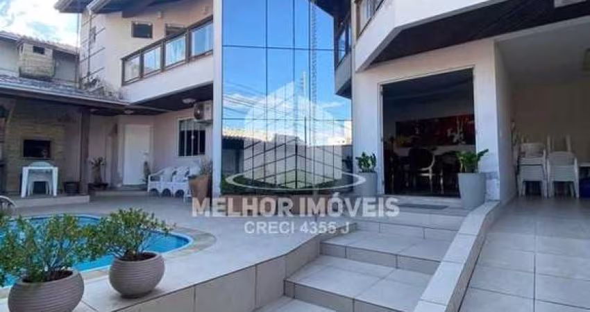 Casa à venda no bairro Nações em Balneário Camboriú/SC