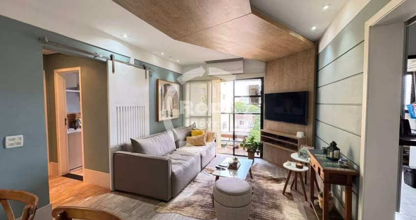 APARTAMENTO FINAMENTE DECORADO 2 DORMITORIS 1 SUITE 1 VAGA TODO MOBILIADO