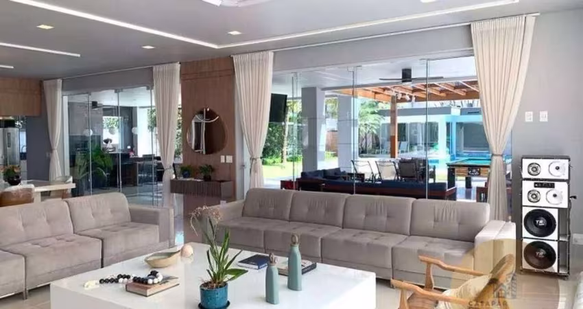 Sobrado à Venda no Jardim Acapulco com 6 Suítes e 800m², Muita Privacidade