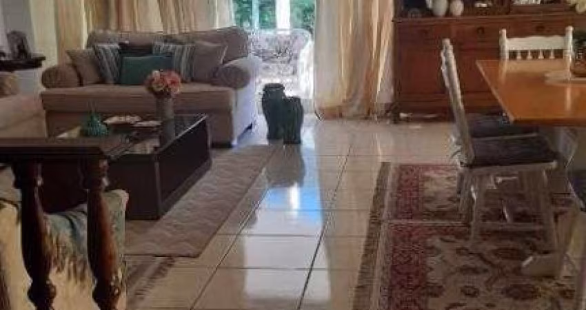 Casa Para Vender com 3 quartos 2 suítes no bairro Região Central em Caieiras